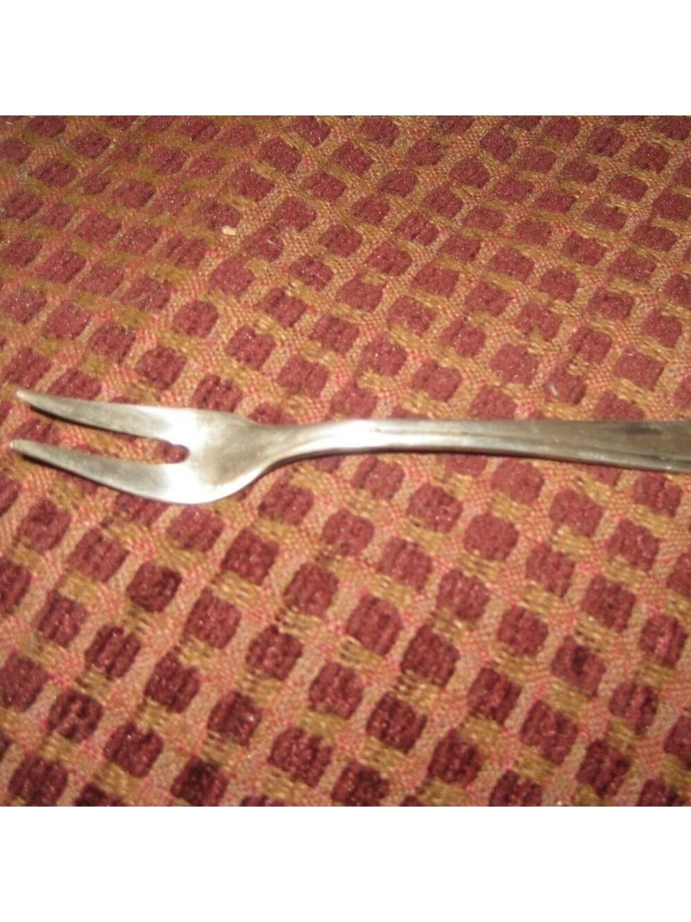 𝅺Vintage Meriden Silverplate Co Hors D'oeuvres Fork